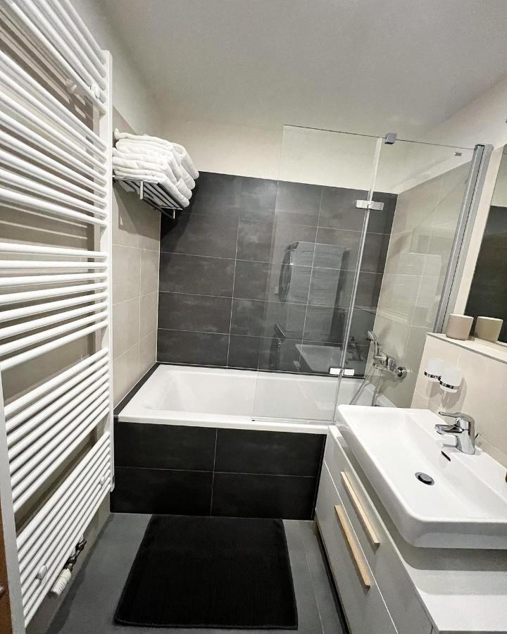 U Jelena Harrachov - Rodinny Apartman U Lesa S Garazi Esterno foto
